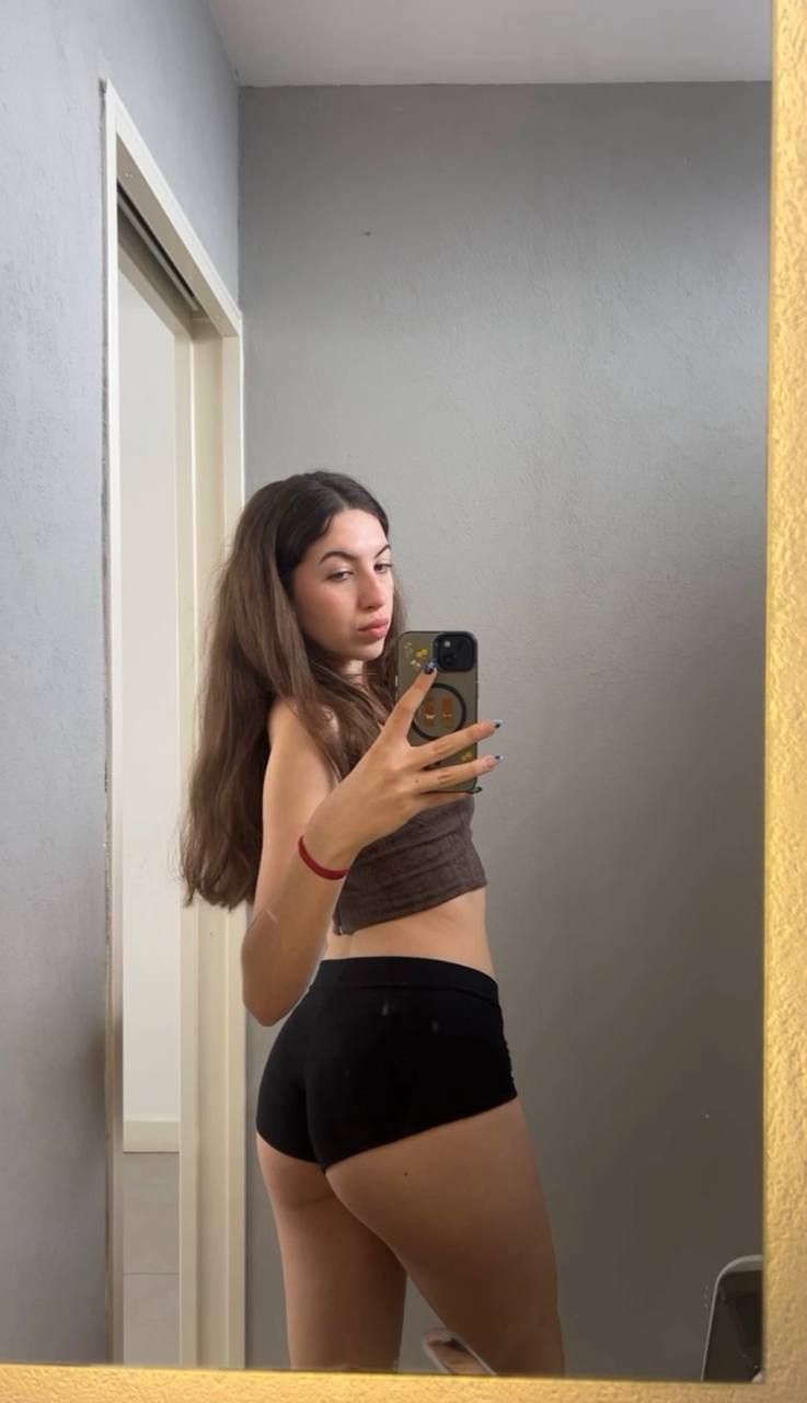 Amber in her underwear in Sao Bernardo do Campo