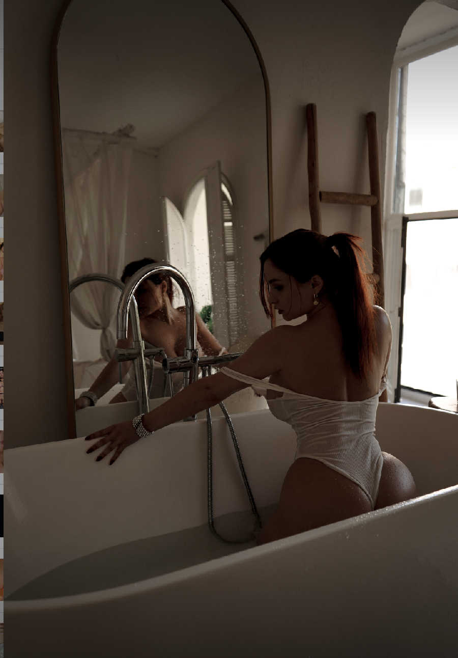 A playful frame from Miranda Faith nude — online in Sao Bernardo do Campo